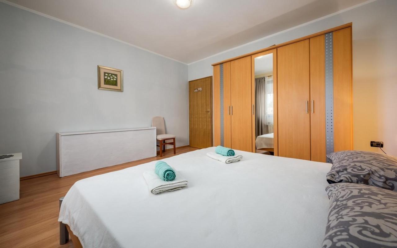 Iva House With Apartment Umag Exterior foto